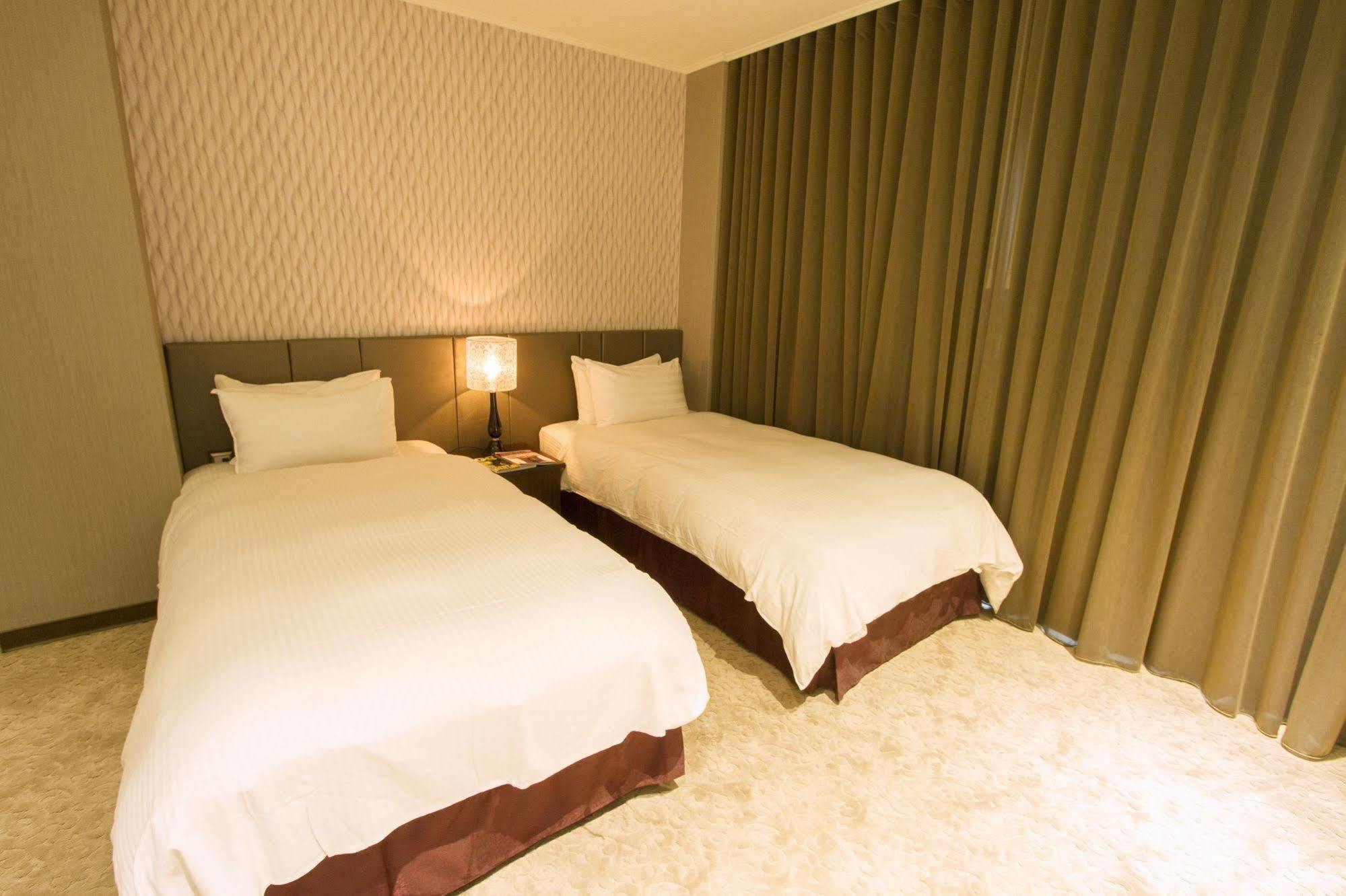 Hunt Champion Hotel ไถจง ภายนอก รูปภาพ